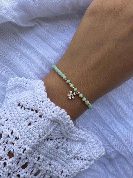 Grünes Perlenarmband mit Blumen Anhänger - 10272