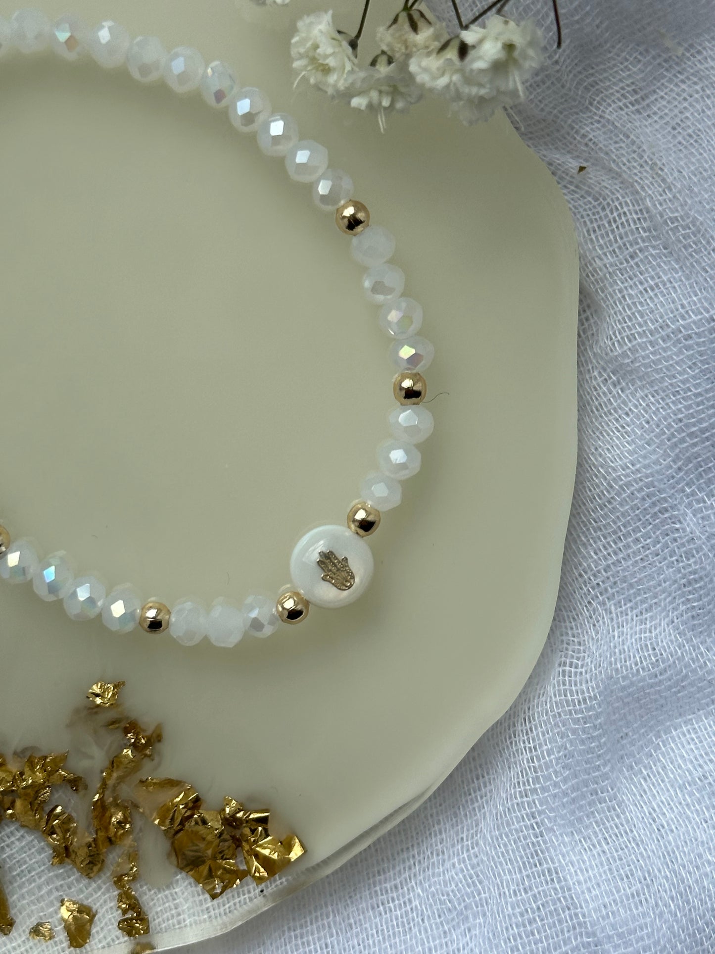 Perlenarmband mit Weißen Kristallperlen und Perlmutt Fatimas Hand Perle - 10511