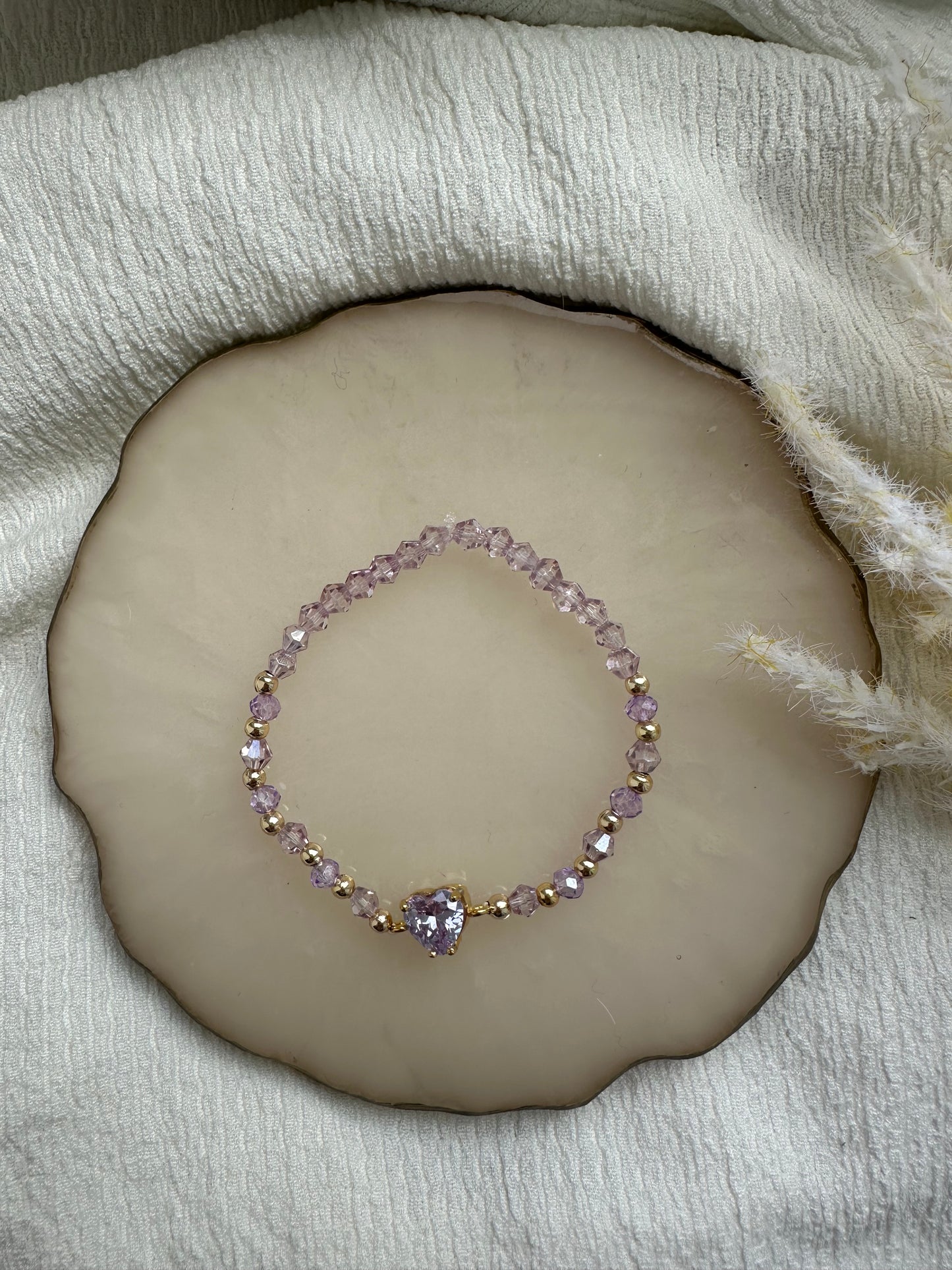 Perlenarmband mit Lila Kristallperlen und Zirkonia Herz Anhänger - 10467