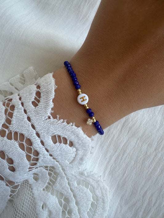 Perlenarmband personalisiert mit Blauen Kristallperlen und Kleeblatt Anhänger - 10264