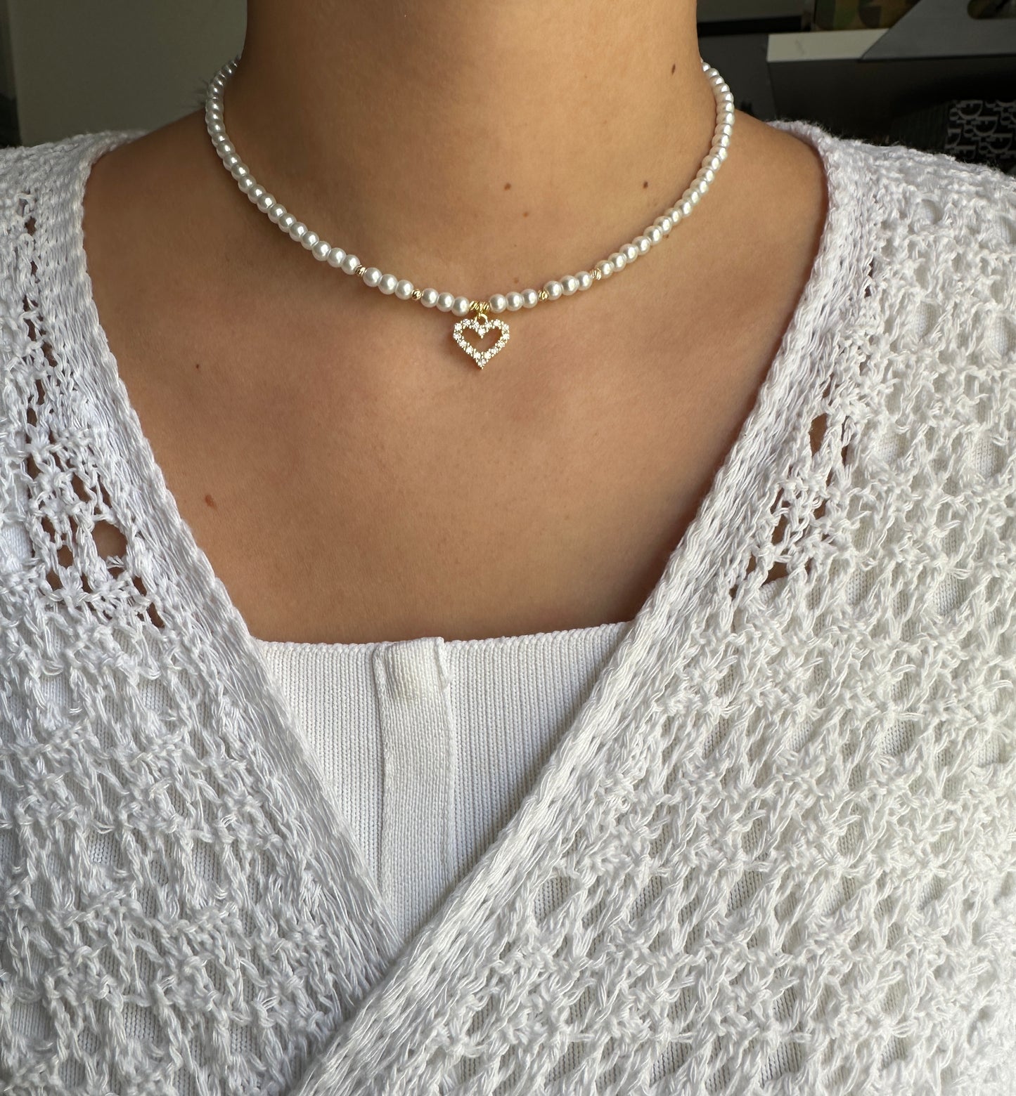 Perlenkette mit Weißen Perlen + Zirkonia Herz Anhänger - 10169