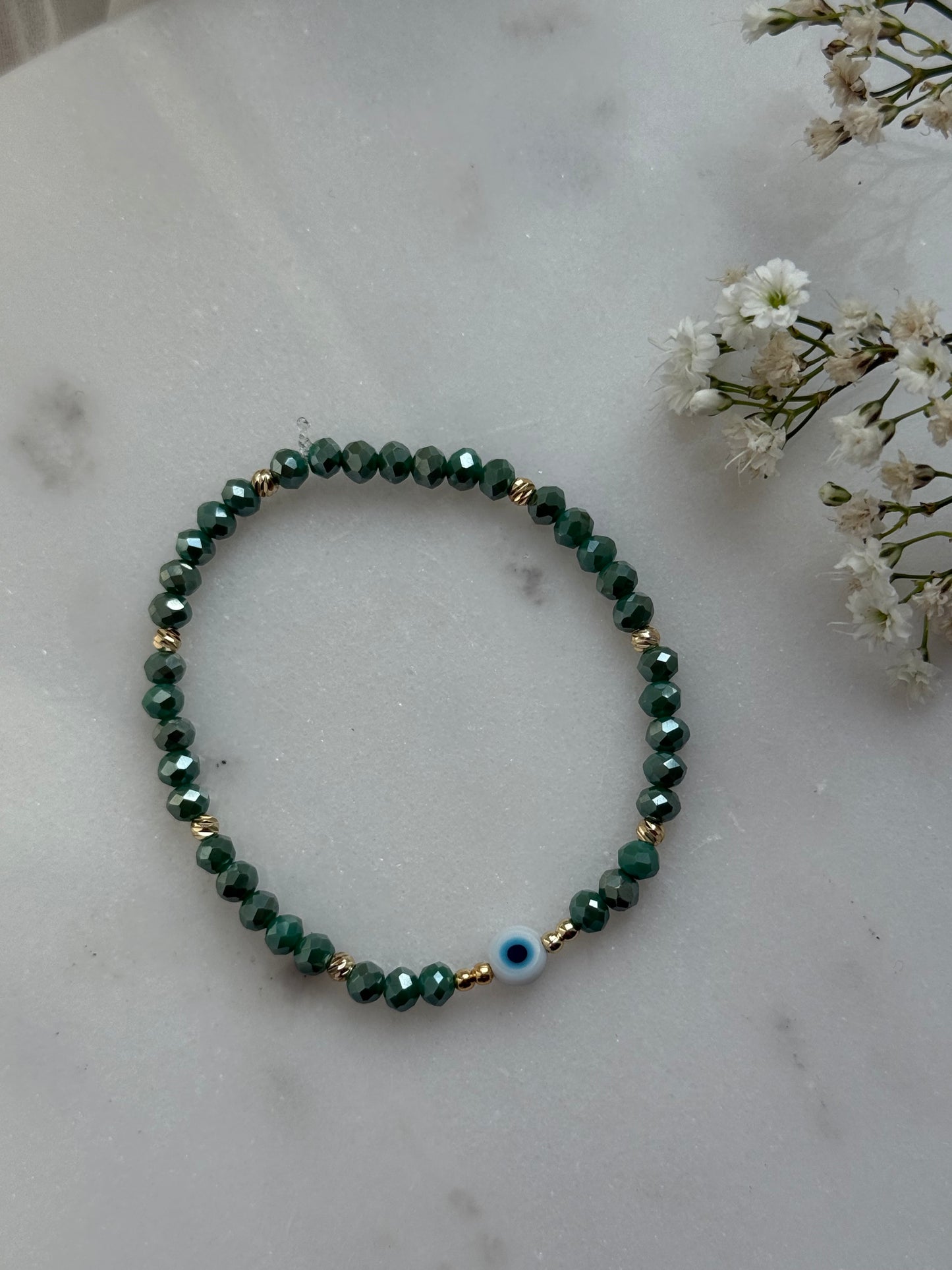 Perlenarmband mit Grünen Kristallperlen, Goldenen Perlen + Evil eye / Nazar Anhänger - 10979