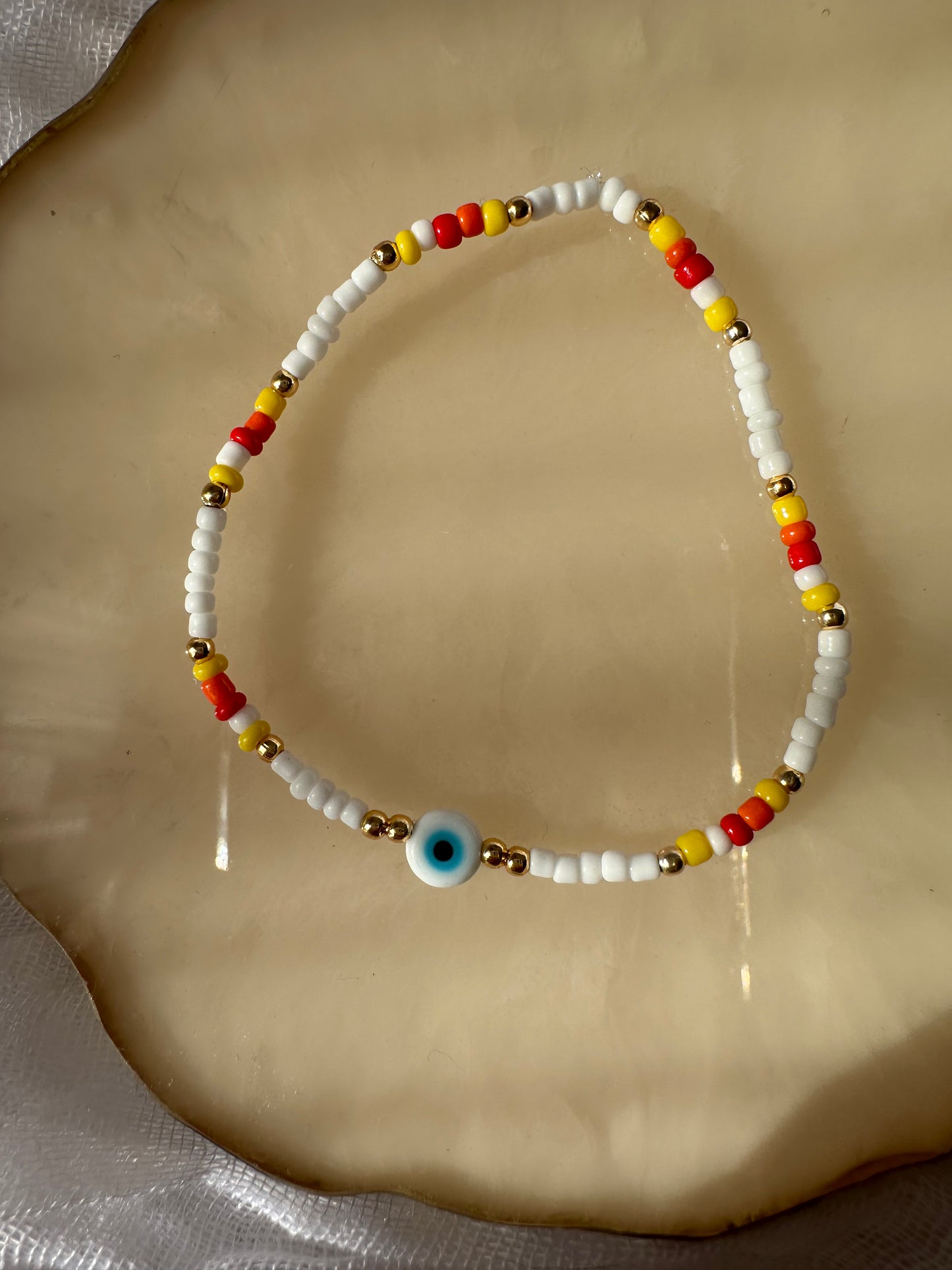 Buntes Perlenarmband mit weißem Nazar - 10251