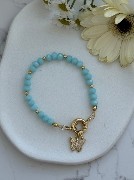 Perlenarmband mit Blauen Kristallperlen und Goldenen Perlen + Schmetterling Anhänger - 2080