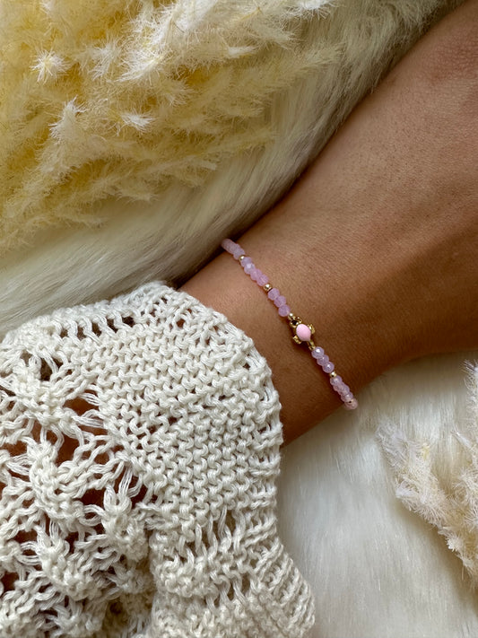 Perlenarmband mit rosa Perlen und Schildkröten Anhänger - 10449