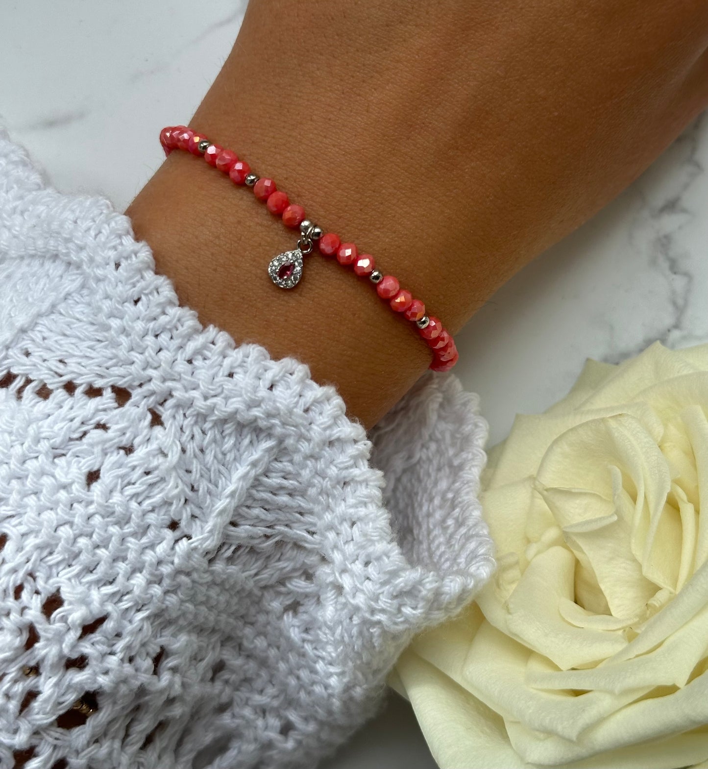 Perlenarmband Kristallperlen und Silbernen Perlen + Tropfen Anhänger - 10894