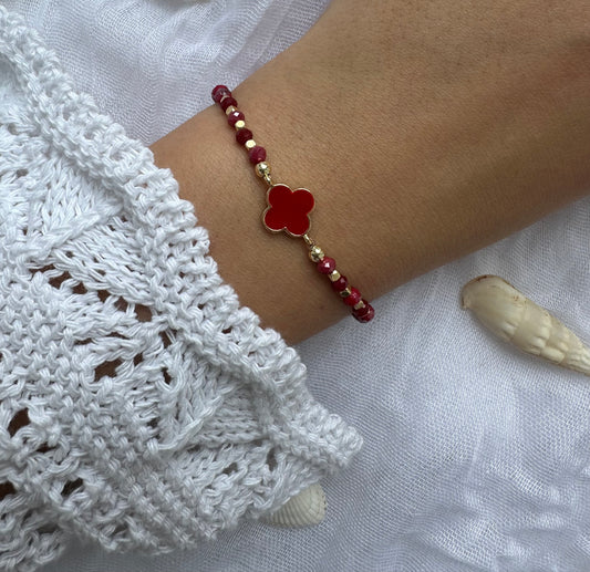 Perlenarmband mit Roten Kristallperlen und Kleeblatt Anhänger - 10321