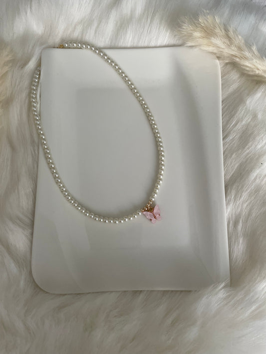 Perlenkette chocker mit Glasperlen und Rosa Schmetterlingsanhänger - 10200