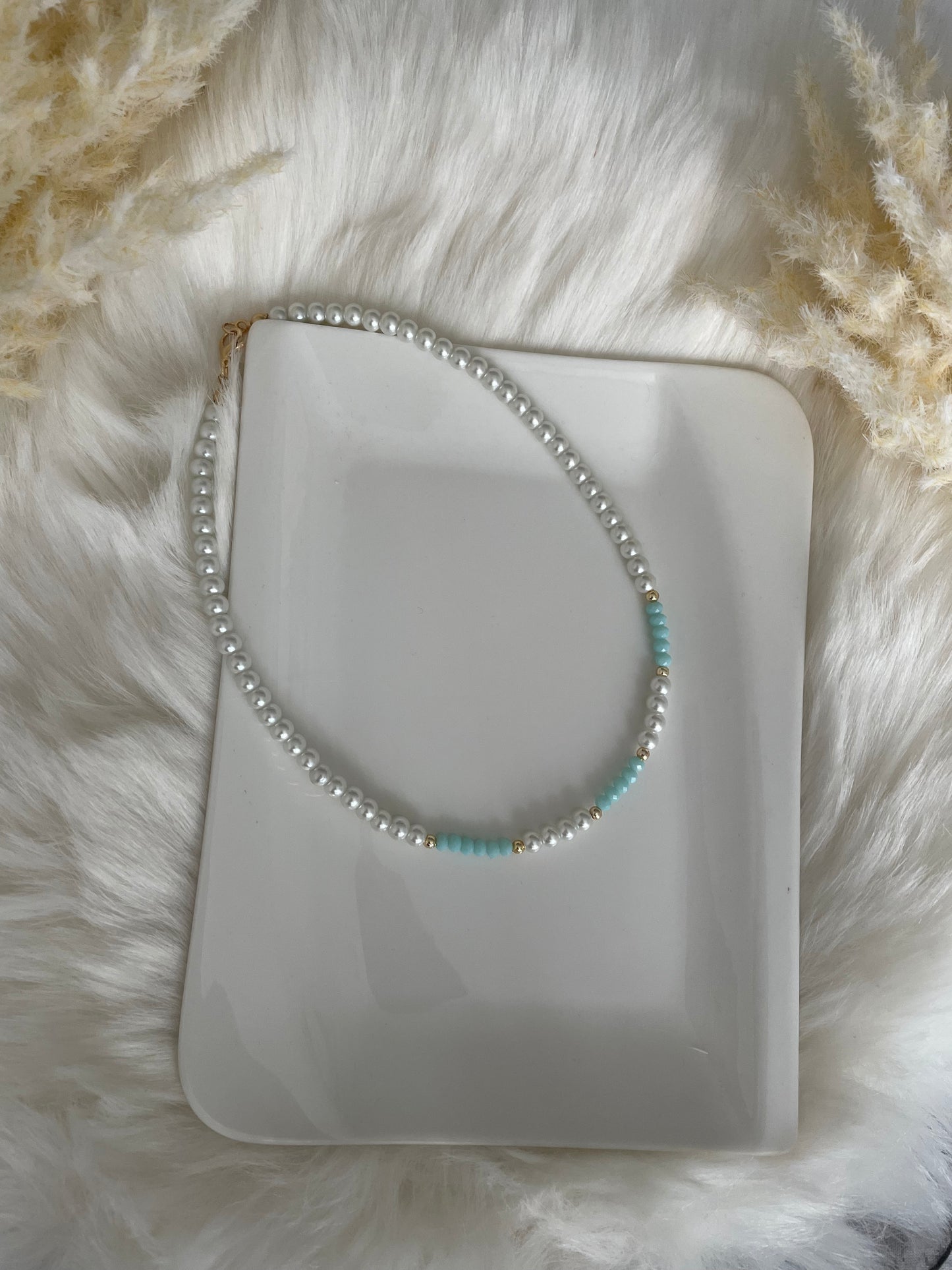 Perlenkette chocker mit weißen, Gold und Türkisen Perlen - 10101